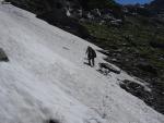 Amíg én a sziklafalakon, és a hegygerincen, addig Annamari a hófolyások oldalán parázott.