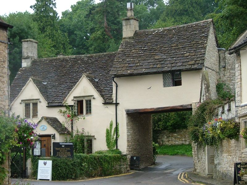 Castle Combe 16