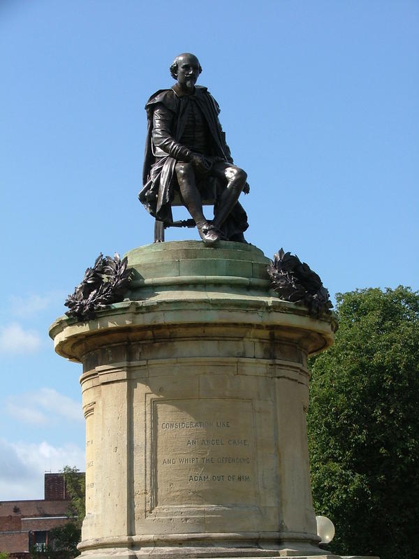 19 Shakespeare statue.jpg