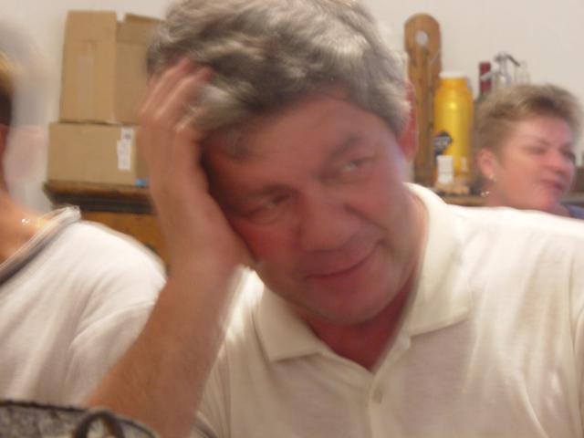 Gondolkozás van.