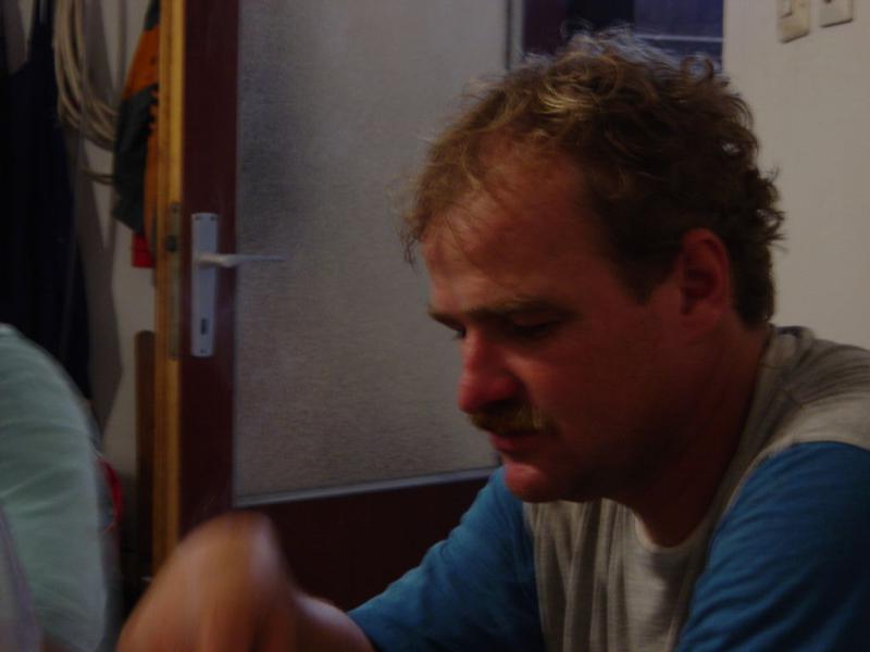Gondolkozás van.