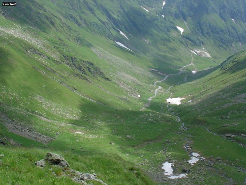 Innen lehetne siklóernyőzni. Elvileg.