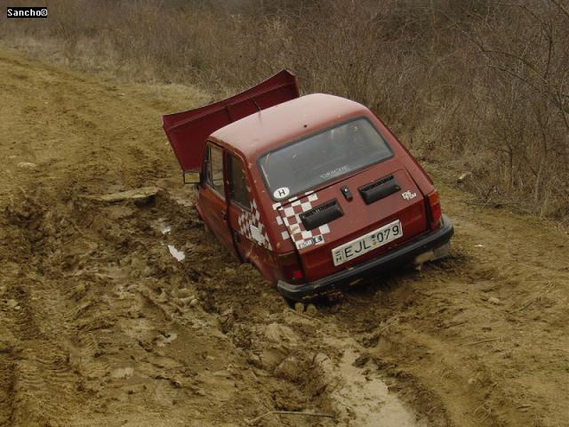 Kispolák... Hogy rohadna meg! Csak nem [url=http://www.geocaching.hu/poi.geo?id=7127]itt[/url]! Ugyanis ez természetvédelmi k