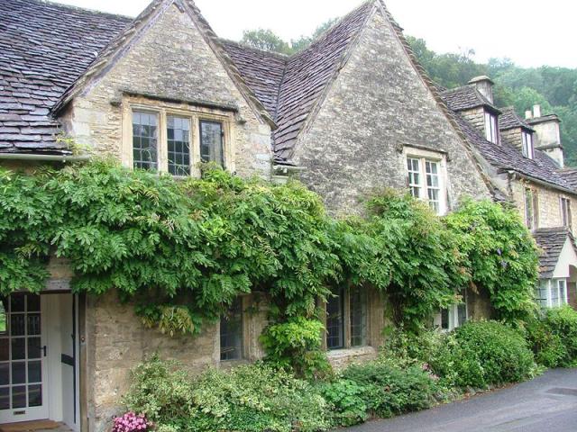 Castle Combe 06