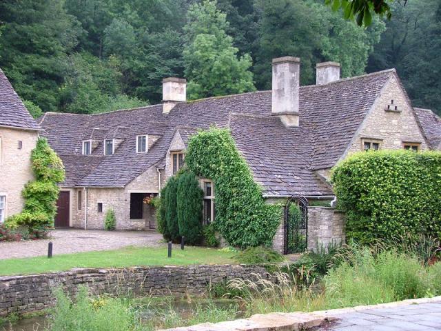 Castle Combe 08