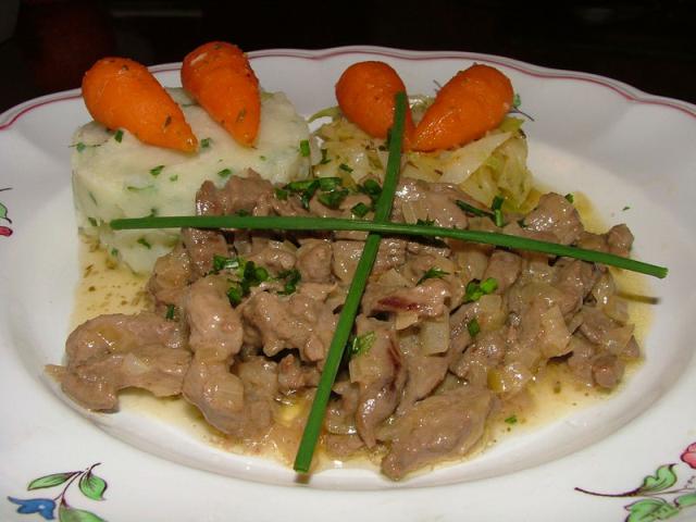 Strips of Beef with a Whisky Cream Sauce /main/